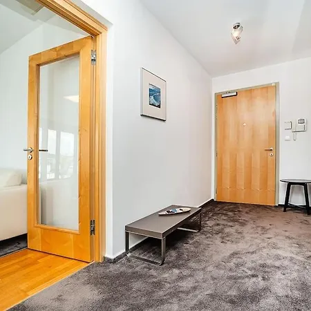 Shiny Rooftop Apart With Free Garage Praga Exterior foto
