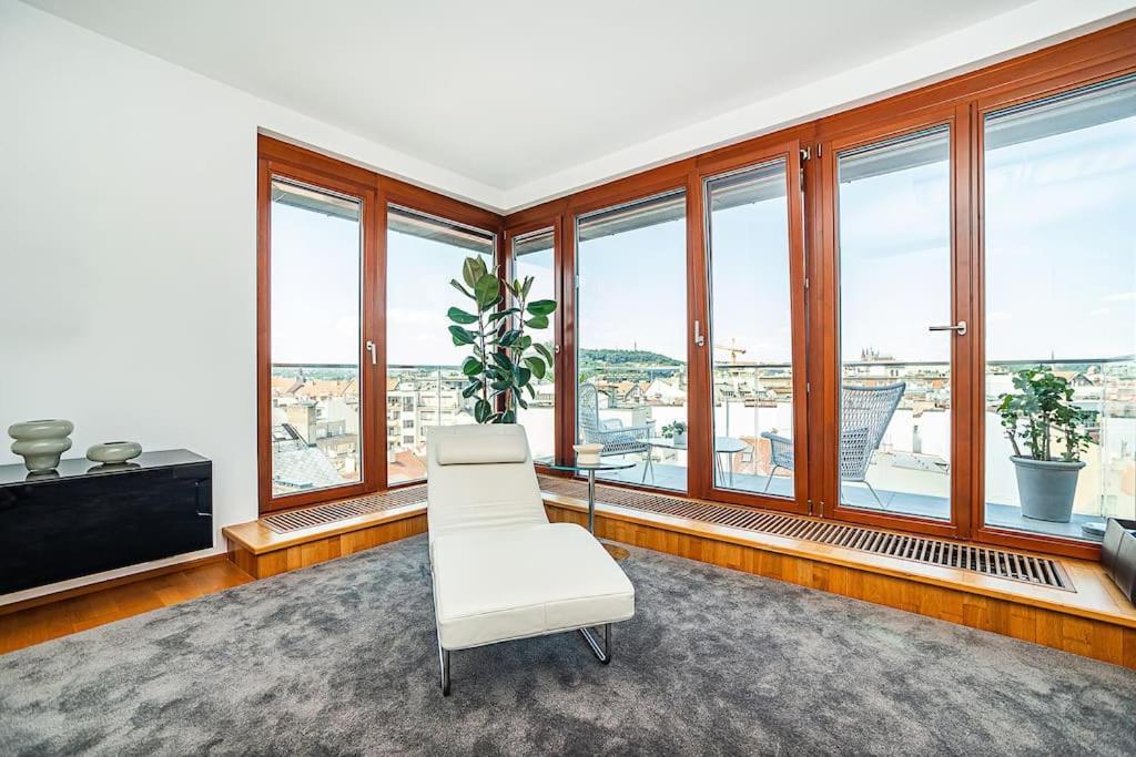 Shiny Rooftop With Free Garage Apartment Prague